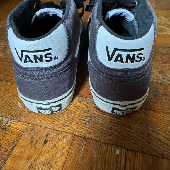 Vans - Picture 4 of 6